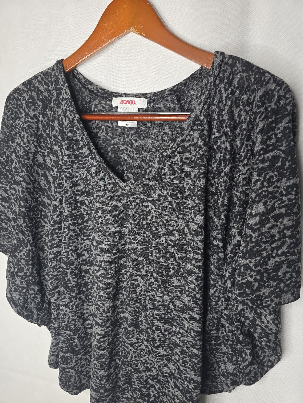 Bongo Burnout Top Black Gray Batwing Short Sleeve V-neck Relaxed Fit Edgy Grunge